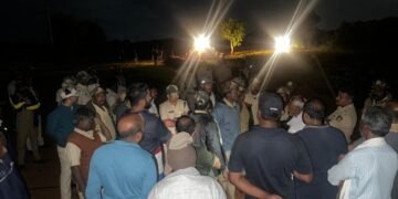 ಕೋಲಾರದಲ್ಲಿ ಬೆಳಿಗ್ಗೆ ನಾಲ್ಕು ಗಂಟೆಯಿಂದ ಅರಣ್ಯ ಇಲಾಖೆ ಅಧಿಕಾರಿಗಳಿಂದ 400 ಎಕರೆ ಅರಣ್ಯ ಒತ್ತುವರಿ ತೆರವು ಕಾರ್ಯಾಚರಣೆ