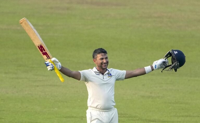 IMG_2nd_Day_of_Ranji_Tro_2_1_32CC1OG1 (1)