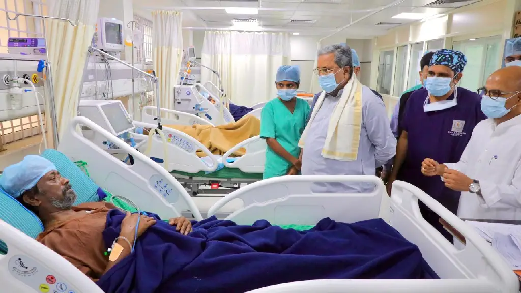 Cm visit Victoria Hospital