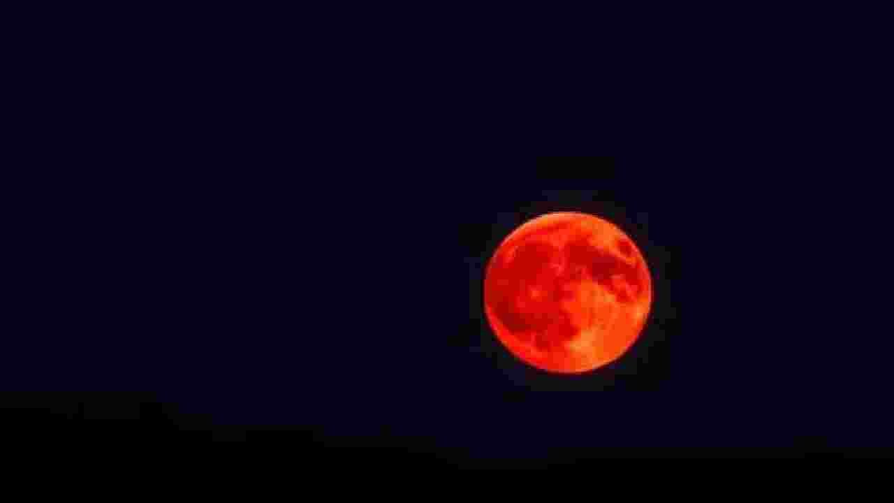 600418-lunar-eclipse