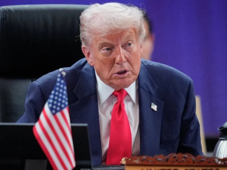 Donald-Trump-3-2025-10-f4969a4de4e11389622ebfed1fa49e92