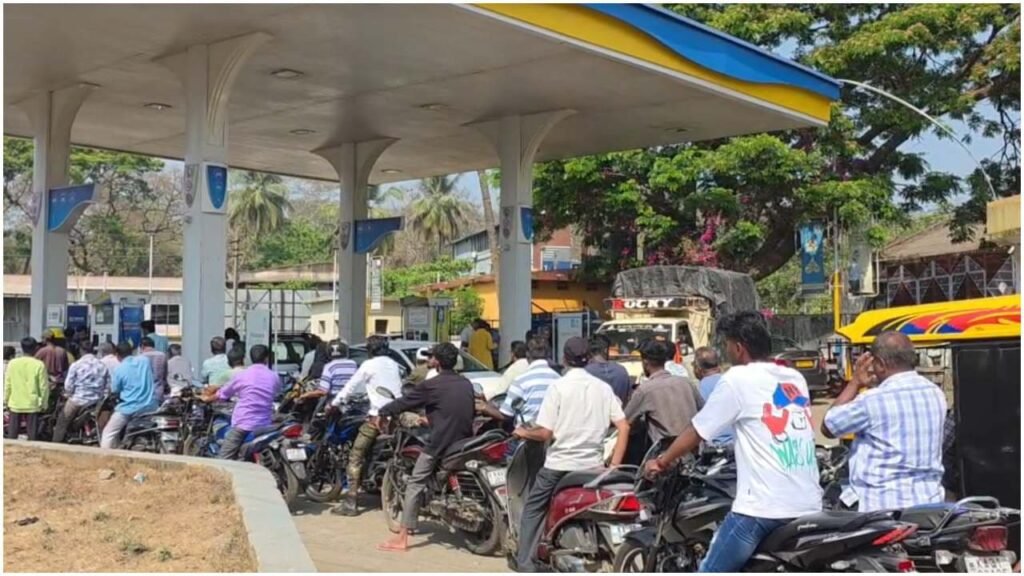 w-1280,h-720,imgid-01kjypdbg6fjdtj9gvwhqzst4p,imgname-petrol-pump-rush-in-bhatkal-1772704148997
