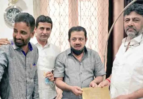 DK-Shivakumar-And-Zameer-Ahmed-khan